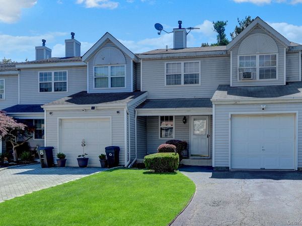 6 Beech Street , Central Islip, NY 11722