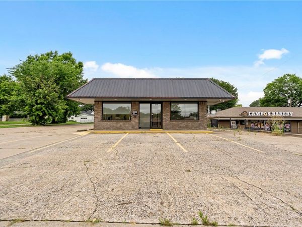 816 S Mount Olive Street , Siloam Springs, AR 72761