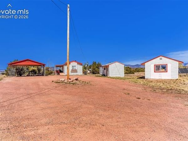325 5th Street, Penrose, CO 81240