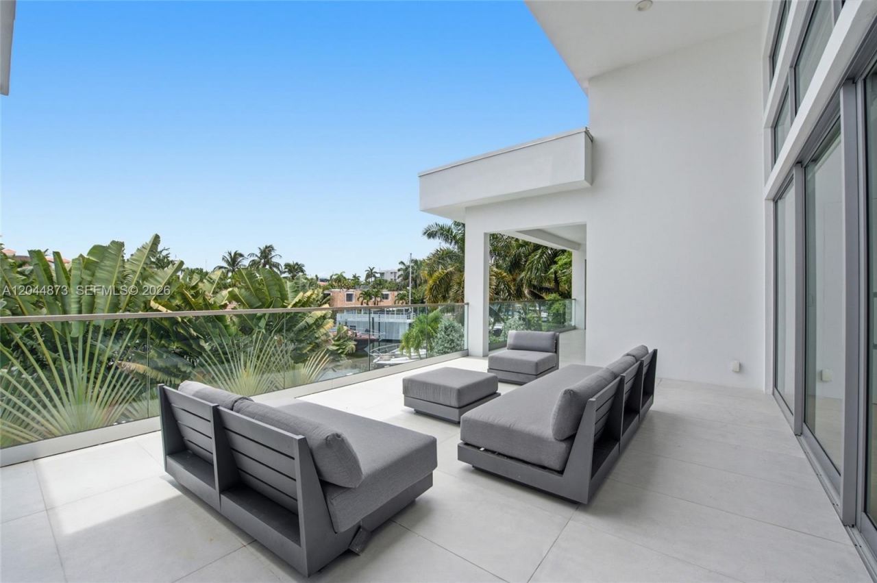 91 Fiesta Way , Fort Lauderdale, FL 33301 Photo
