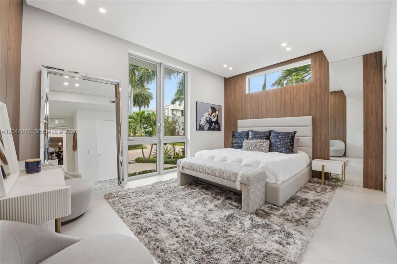 91 Fiesta Way , Fort Lauderdale, FL 33301 Photo