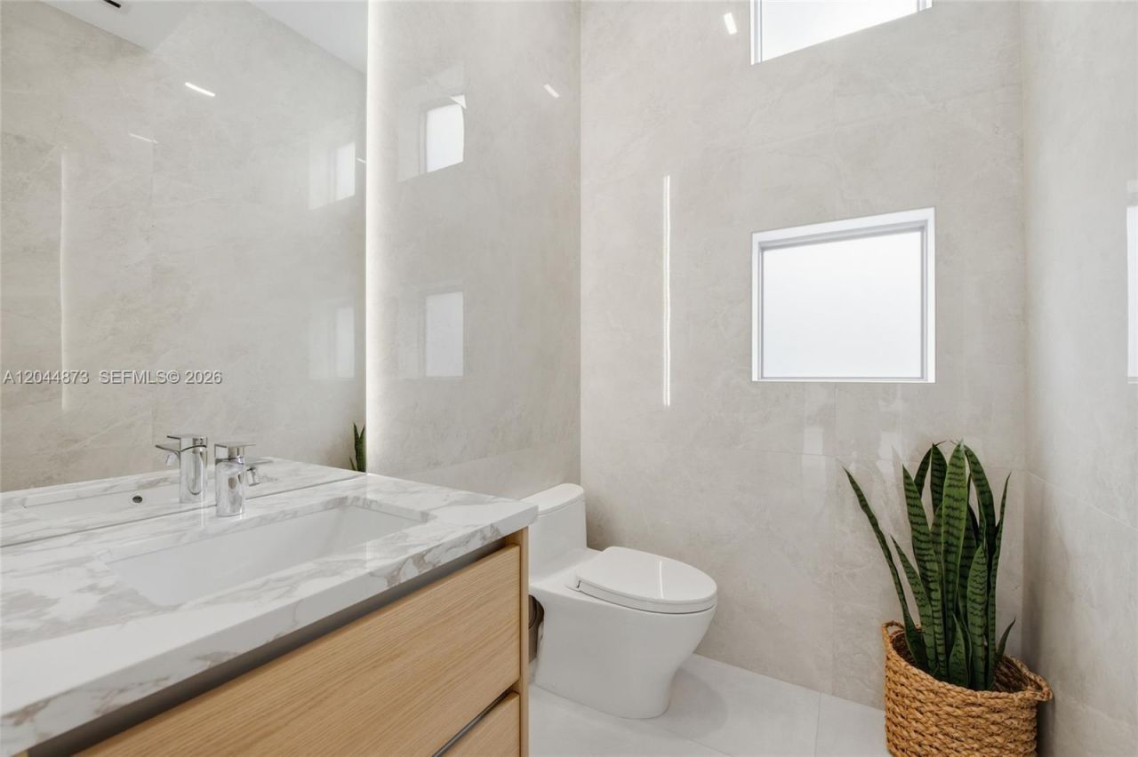 91 Fiesta Way , Fort Lauderdale, FL 33301 Photo