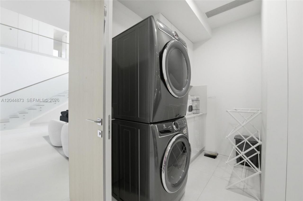 91 Fiesta Way , Fort Lauderdale, FL 33301 Photo