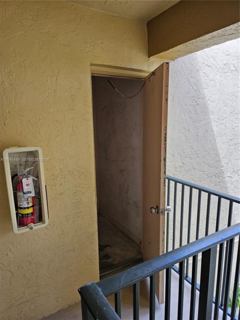 18306 NW 68th Ave , Unit H, Hialeah, FL 33015 Photo