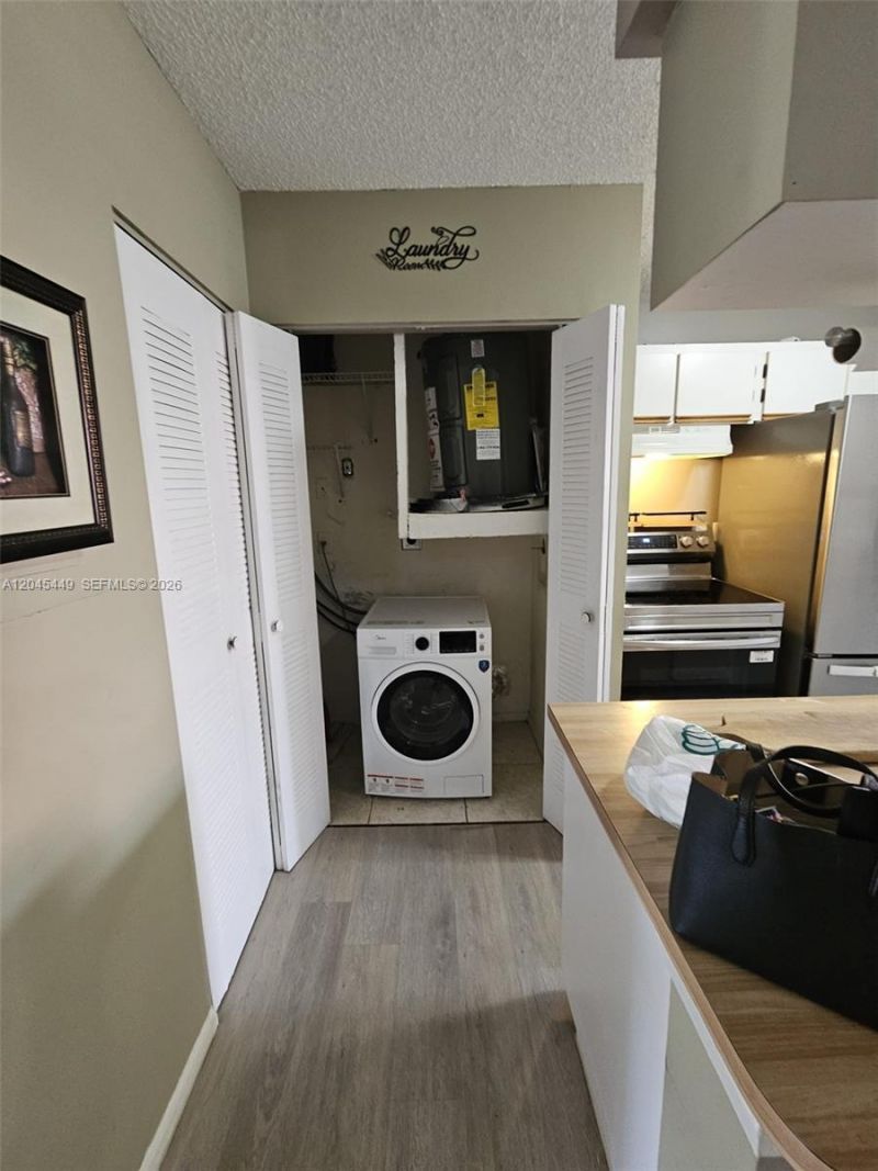 18306 NW 68th Ave , Unit H, Hialeah, FL 33015 Photo