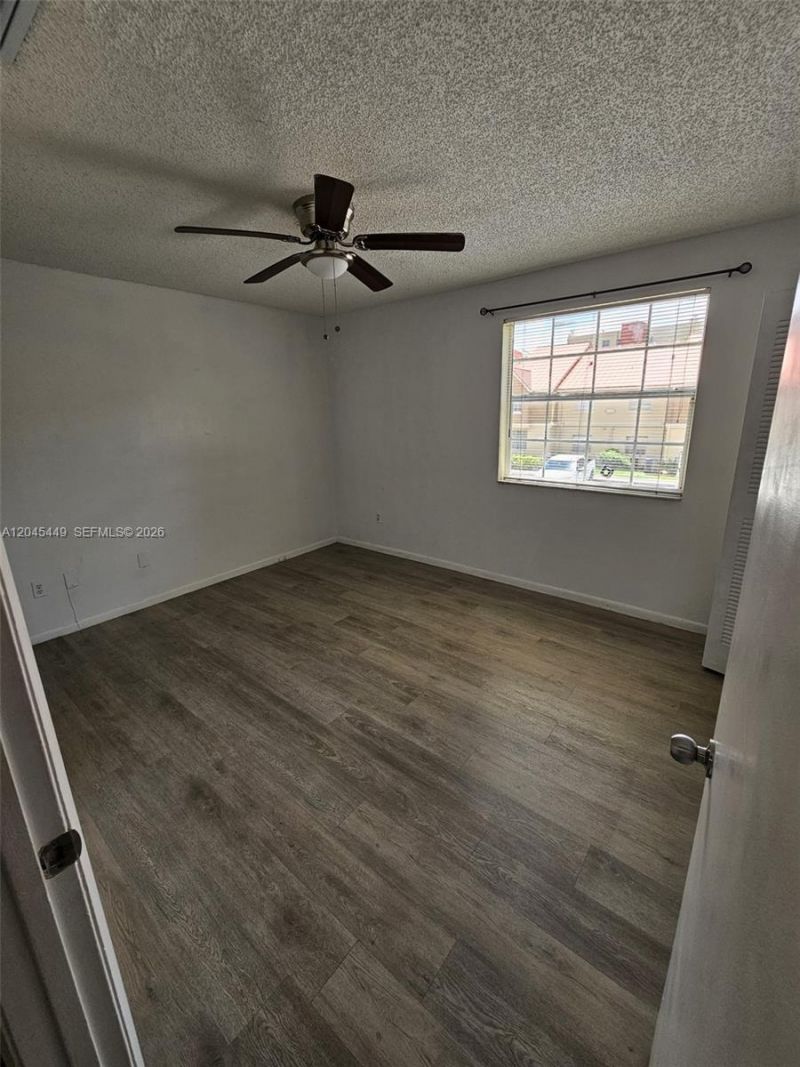 18306 NW 68th Ave , Unit H, Hialeah, FL 33015 Photo