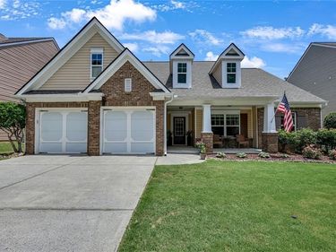 2511 Southhaven Lane, Buford, GA 30519