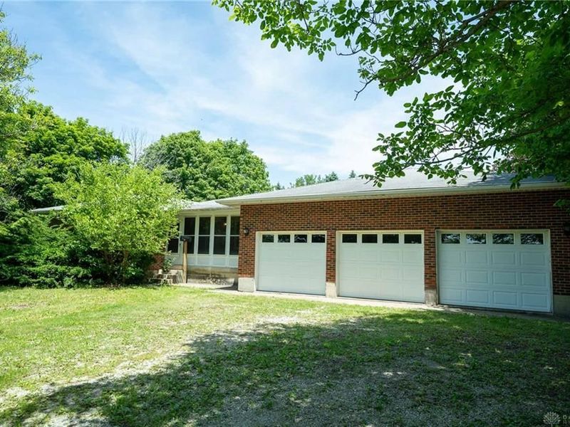 8833 E State Route 41, New Carlisle, OH 45344 Photo 1