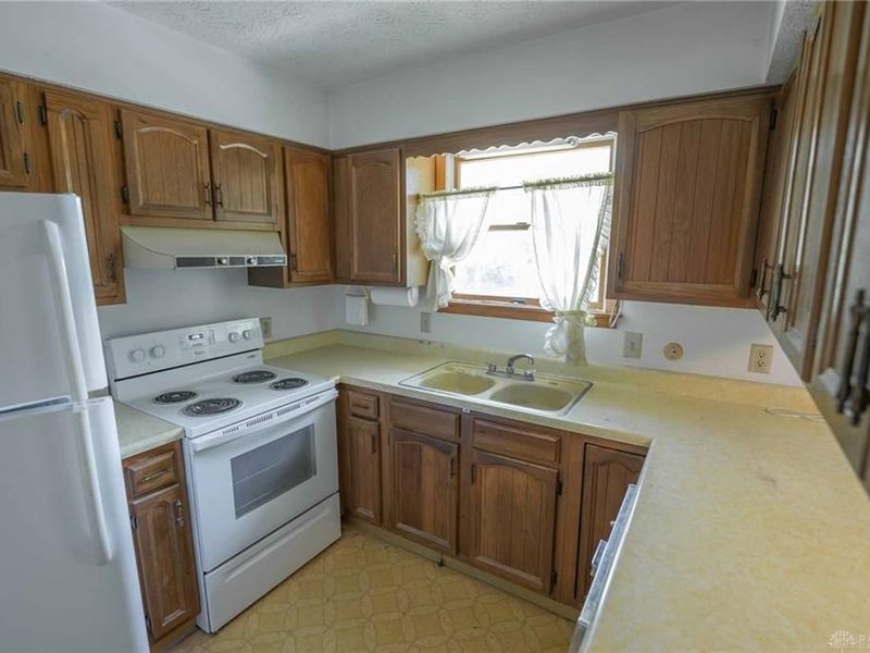 8833 E State Route 41, New Carlisle, OH 45344 Photo 18