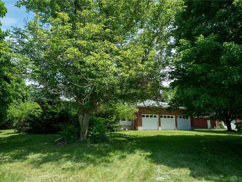 8833 E State Route 41, New Carlisle, OH 45344 Photo 2