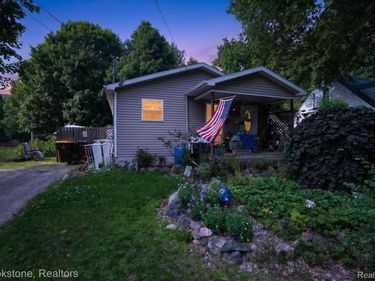 407 E Elizabeth Street, Eaton Rapids, Mi 48827