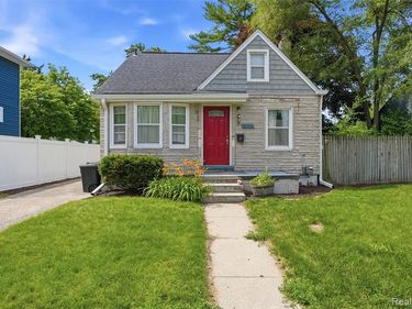 1427 Pearson Street, Ferndale, MI 48220
