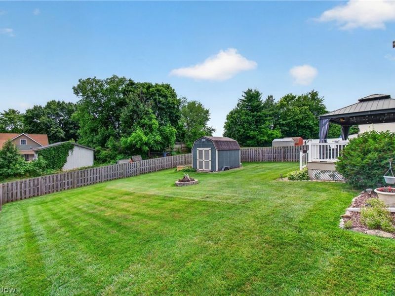 5668 Perry Hills Drive SW, Canton, OH 44706 Photo 10