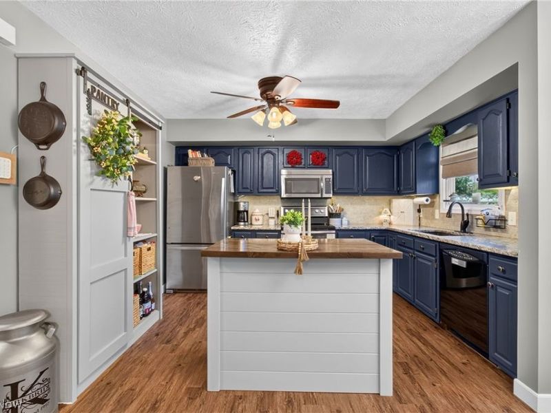 5668 Perry Hills Drive SW, Canton, OH 44706 Photo 17