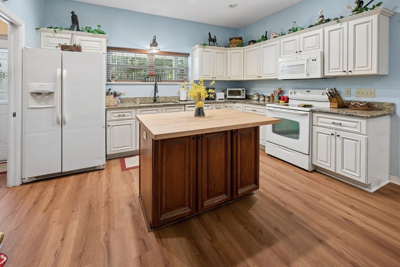 14590 NE 35th Avenue, Chiefland, FL 32626 Photo