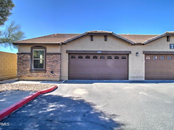 2725 E Mine Creek Road, Unit 1223, Phoenix, AZ 85024