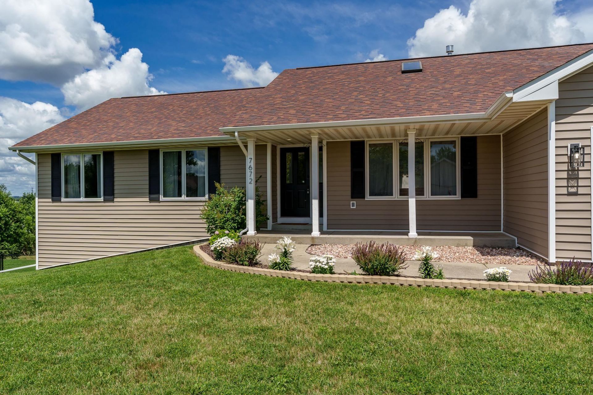 7672 Hawks Ridge, Machesney Park, IL 61115 Main Photo