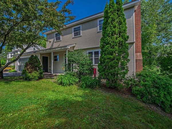 81 Seamans Road, New London, NH 03257