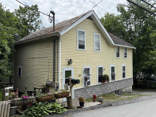 198 Elm Street, Manchester, VT 05255