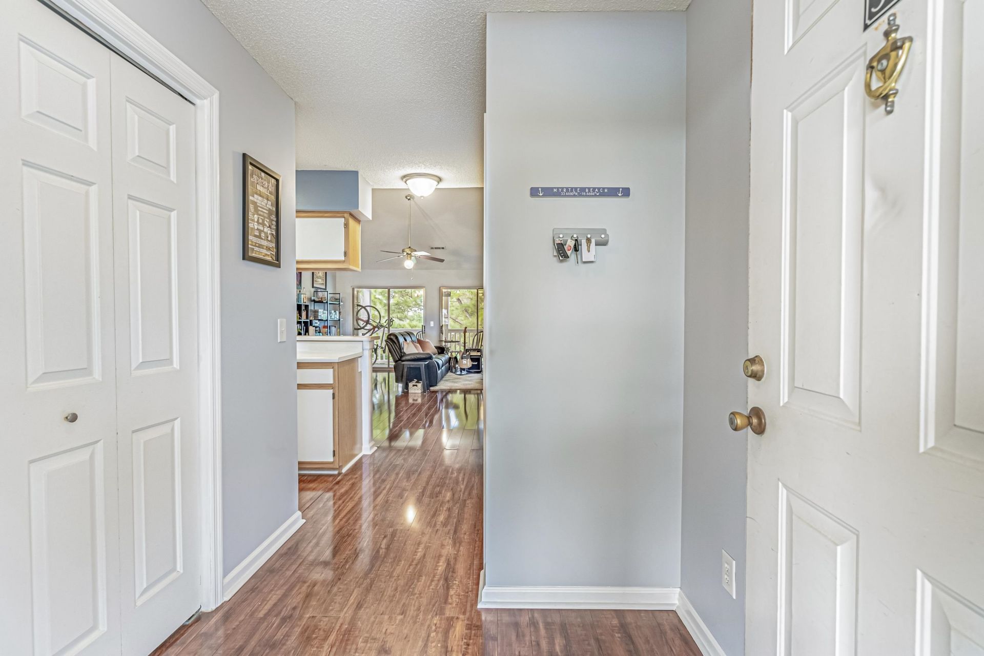 4930 Windsor Green Way  Photo 4