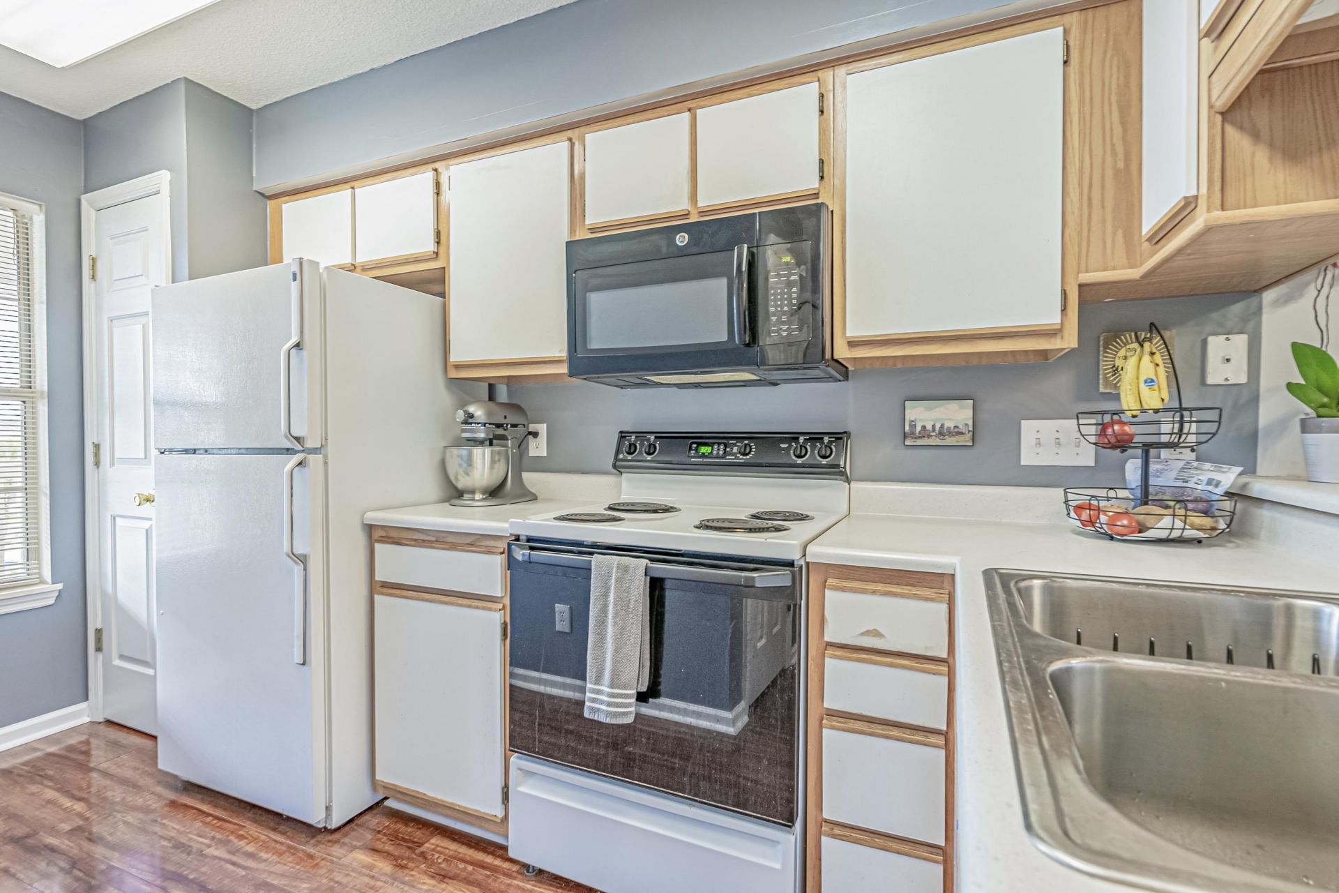 4930 Windsor Green Way  Photo 8