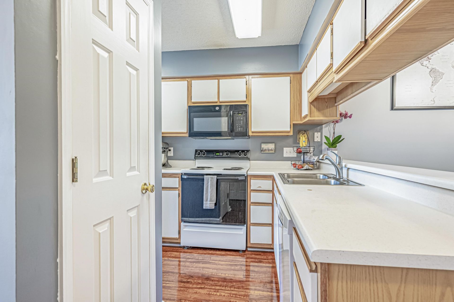 4930 Windsor Green Way  Photo 9