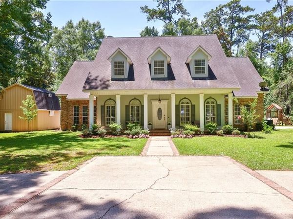 105 WOODLAWN Lane , Mandeville, LA 70471
