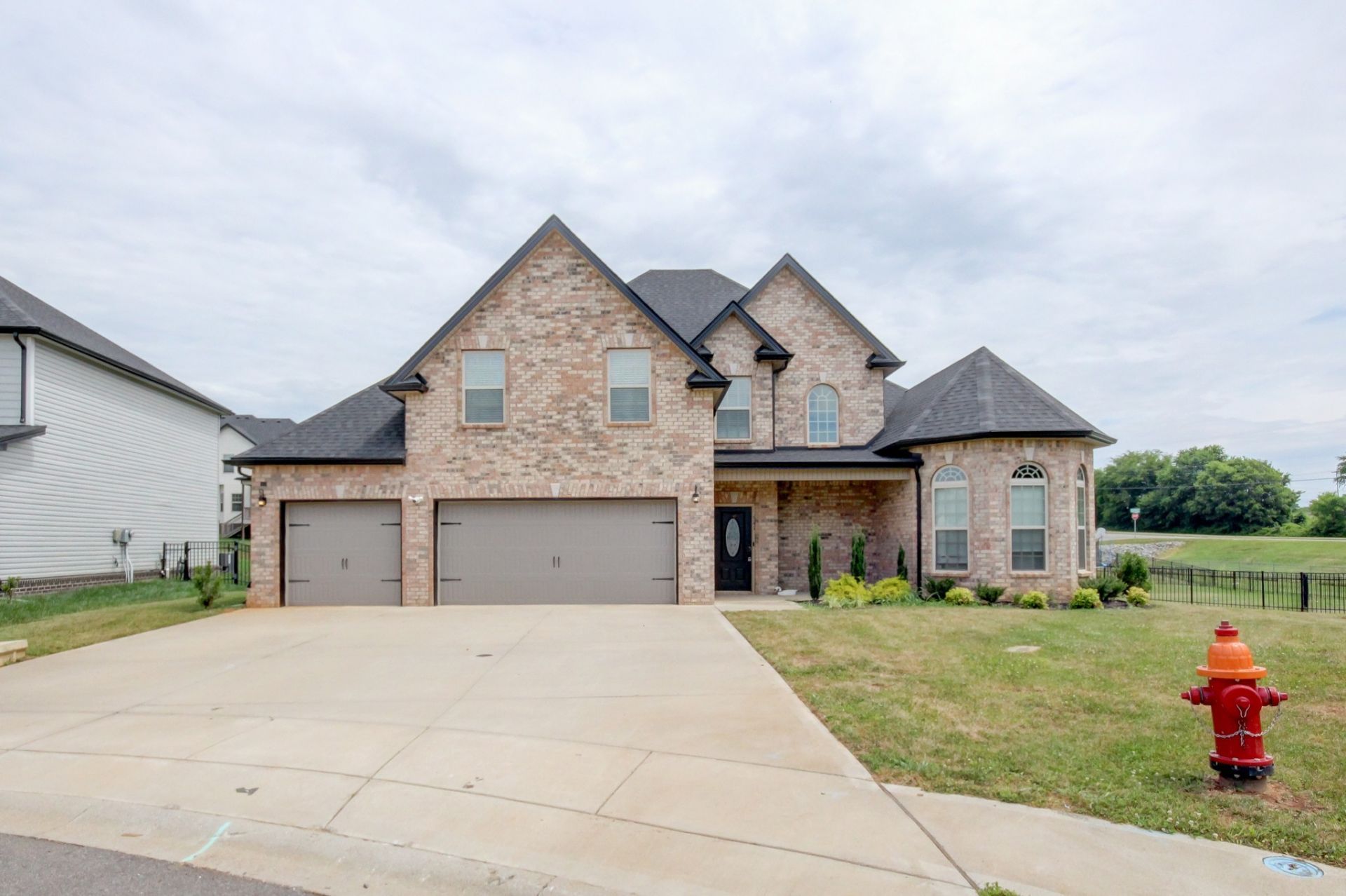 541 Low Country Ct, Clarksville, TN 37042 Main Photo