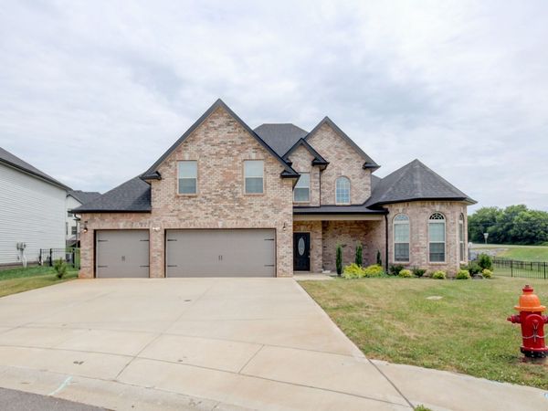 541 Low Country Ct, Clarksville, TN 37042