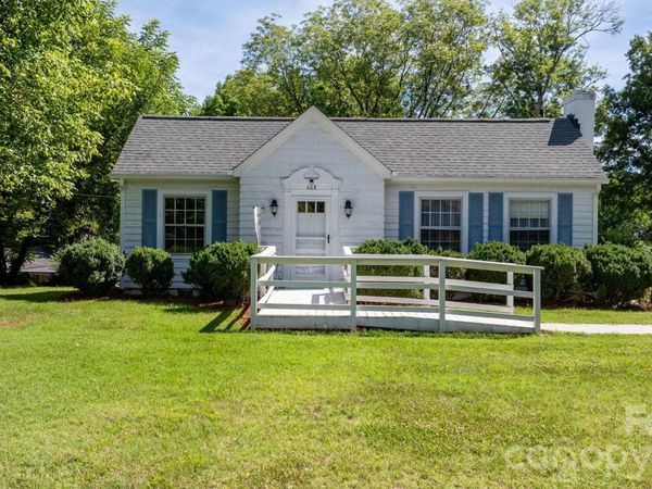 608 1st Street W, Conover, NC 28613