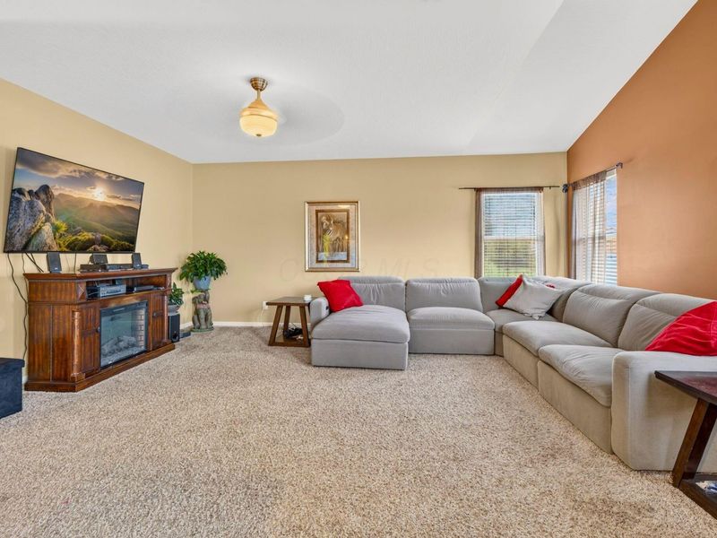 7171 Blue Holly Drive, Lewis Center, OH 43035 Photo 13