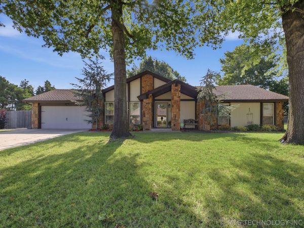 8105 S 74th East Avenue , Tulsa, OK 74133