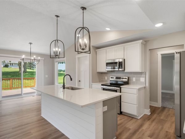 6646 NE 9th Court , Des Moines, IA 50313