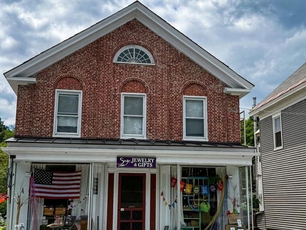 34 School Street, Chester, VT 05143