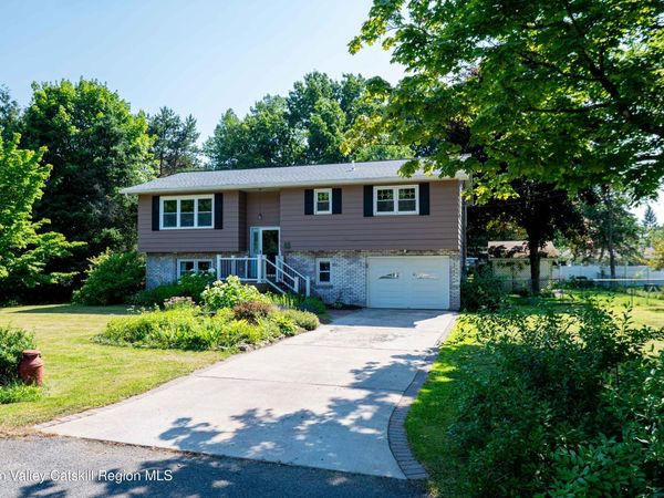 38 Pine Hill Park, Valatie, NY 12184