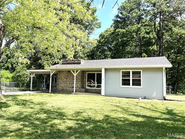 32 Saint Joseph Street , Viburnum, MO 65566