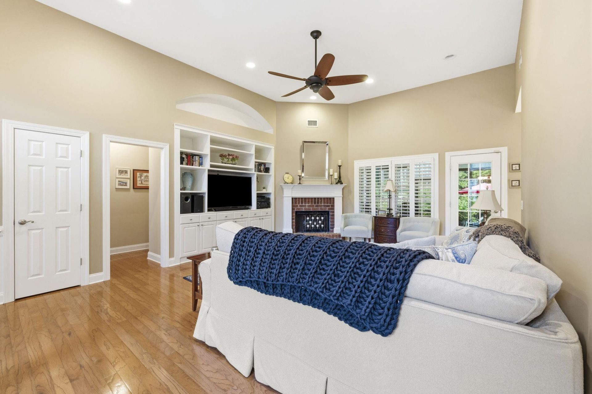 37 Highwood Circle  Photo 10
