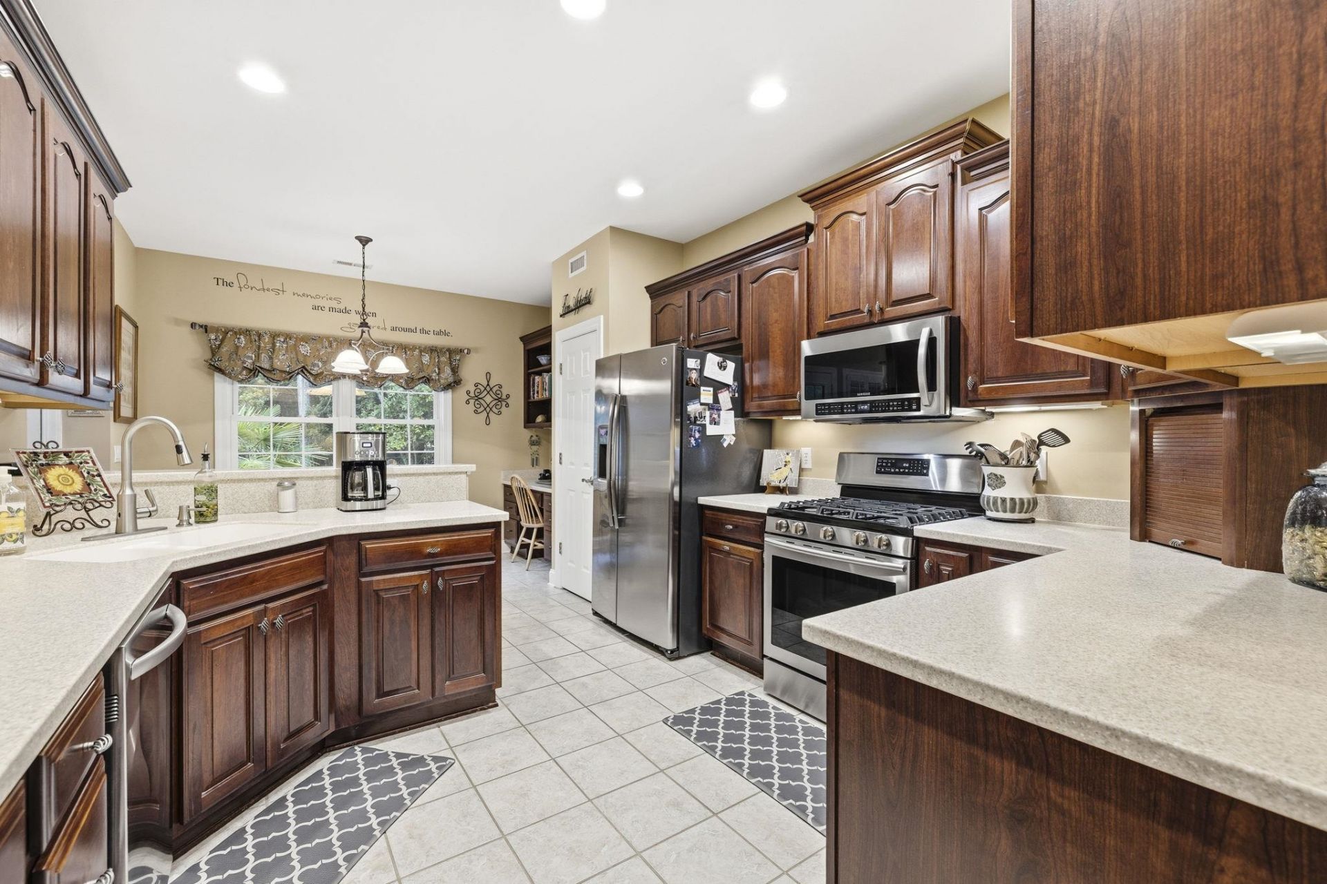 37 Highwood Circle  Photo 13