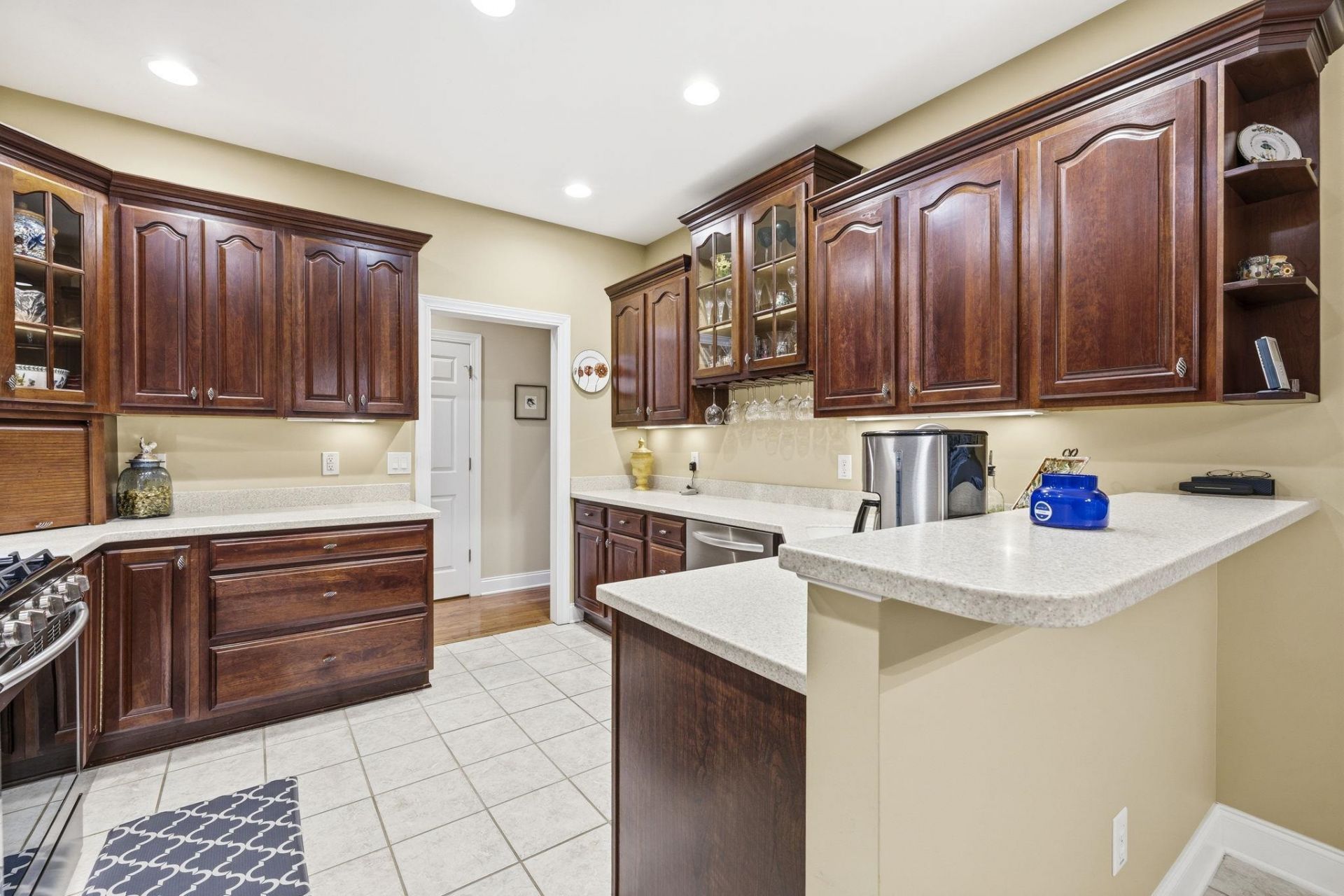 37 Highwood Circle  Photo 15