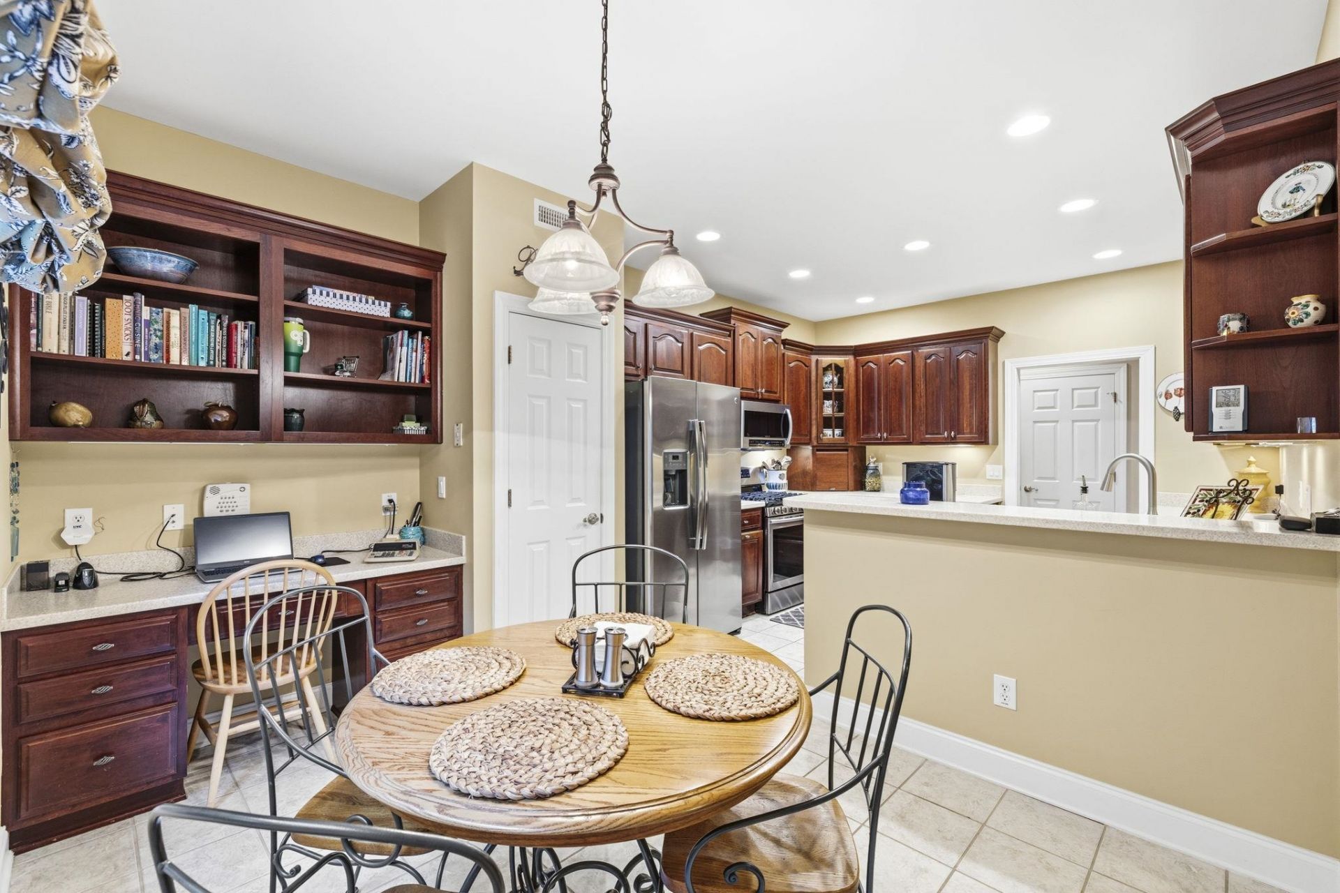 37 Highwood Circle  Photo 19
