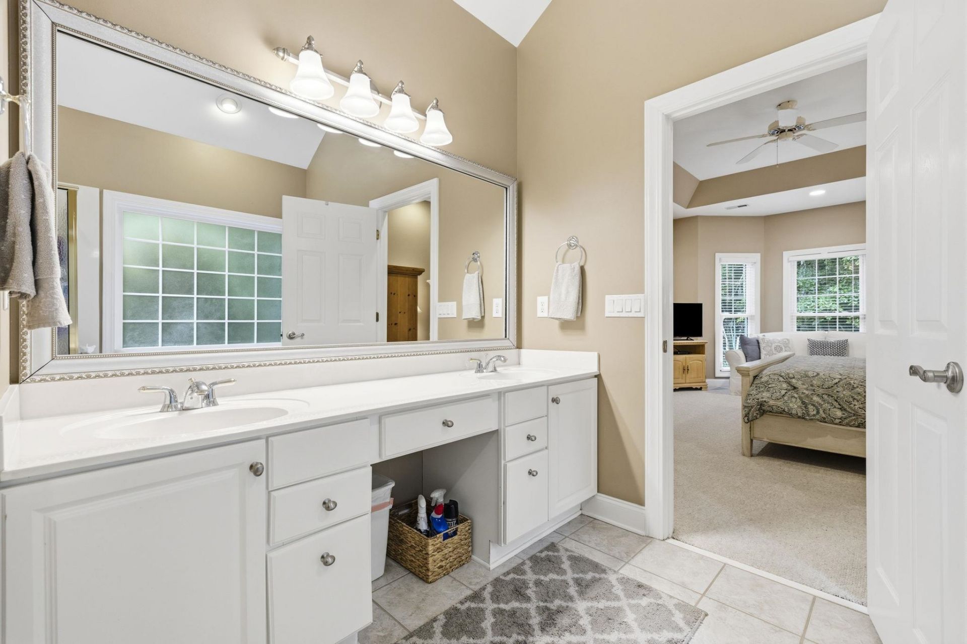 37 Highwood Circle  Photo 24
