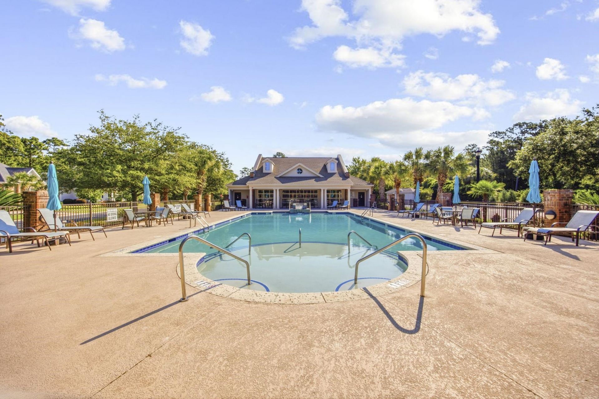 37 Highwood Circle  Photo 4