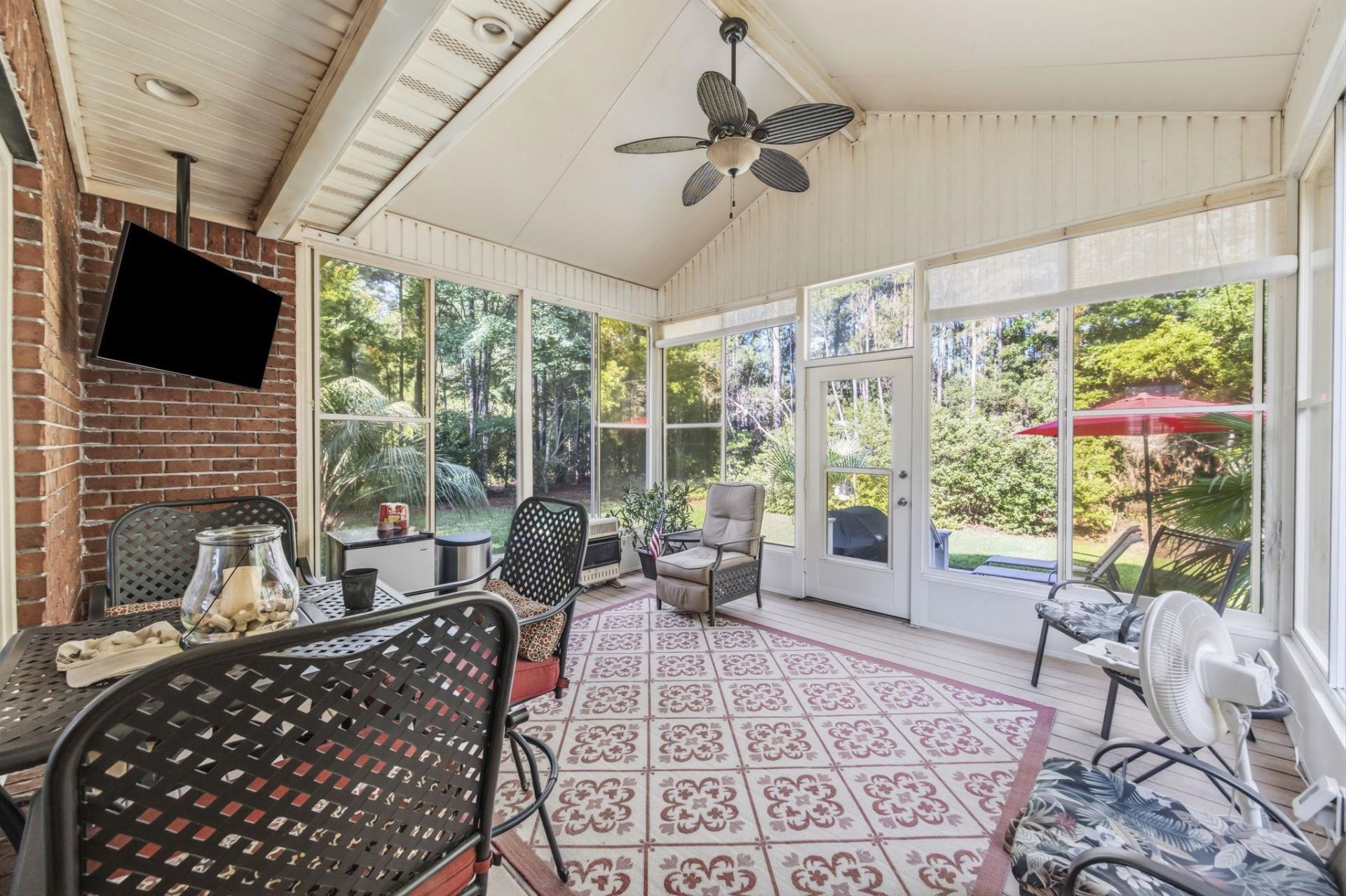 37 Highwood Circle  Photo 40