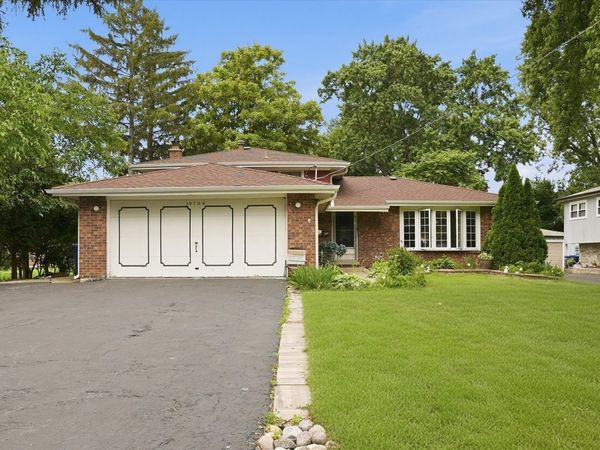 10706 S Neenah Avenue , Worth, IL 60482