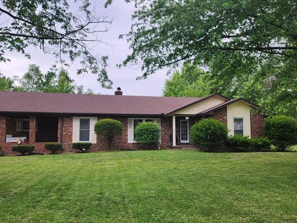 647 52 E Highway E, Portland, TN 37148
