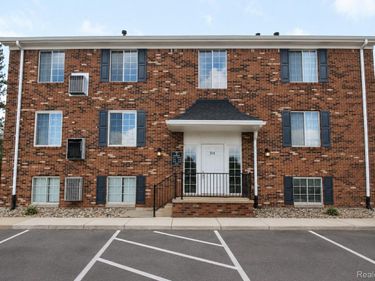 311 W Highland Road, Unit T5, Howell, Mi 48843