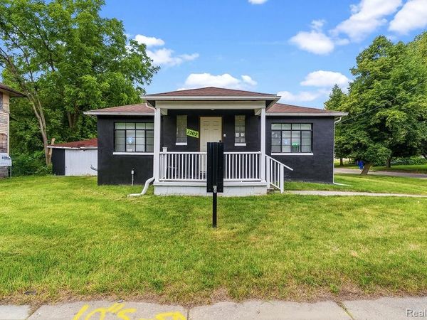 1202 S Grand Traverse Street , Flint, MI 48502