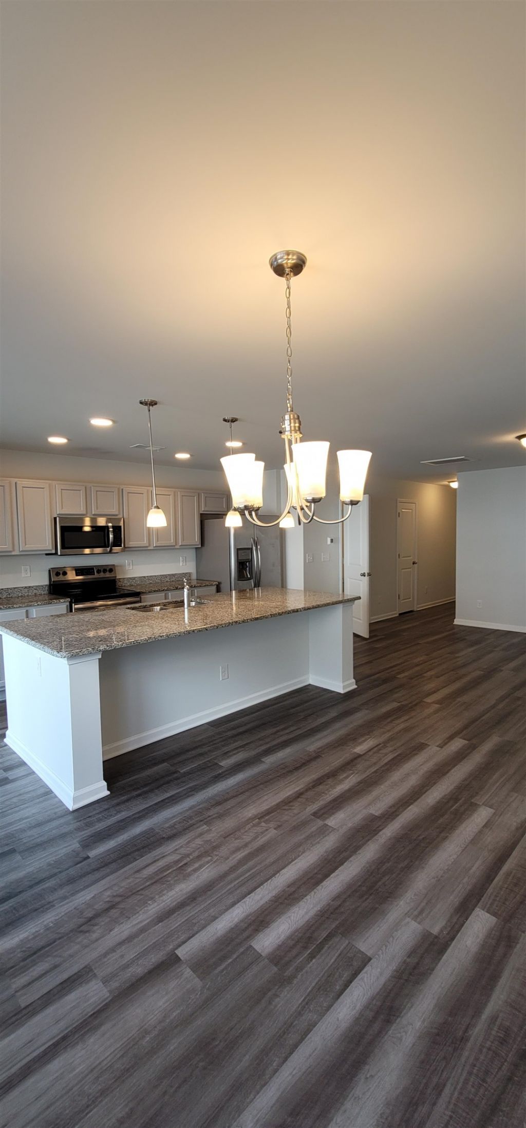1135 Fairway Ln.  Photo 4