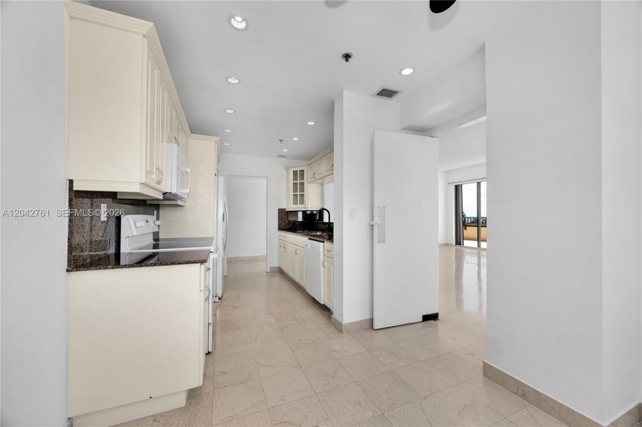201 Crandon Blvd , Unit 643, Key Biscayne, FL 33149 Photo