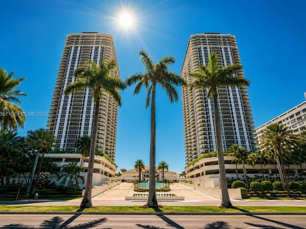 4775 Collins Ave , Unit 2407, Miami Beach, FL 33140